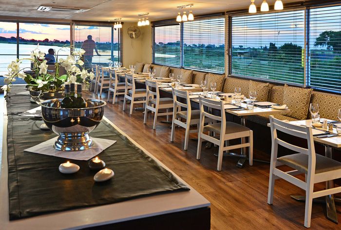 Restaurants, Bars & Cafés on Zambezi Queen